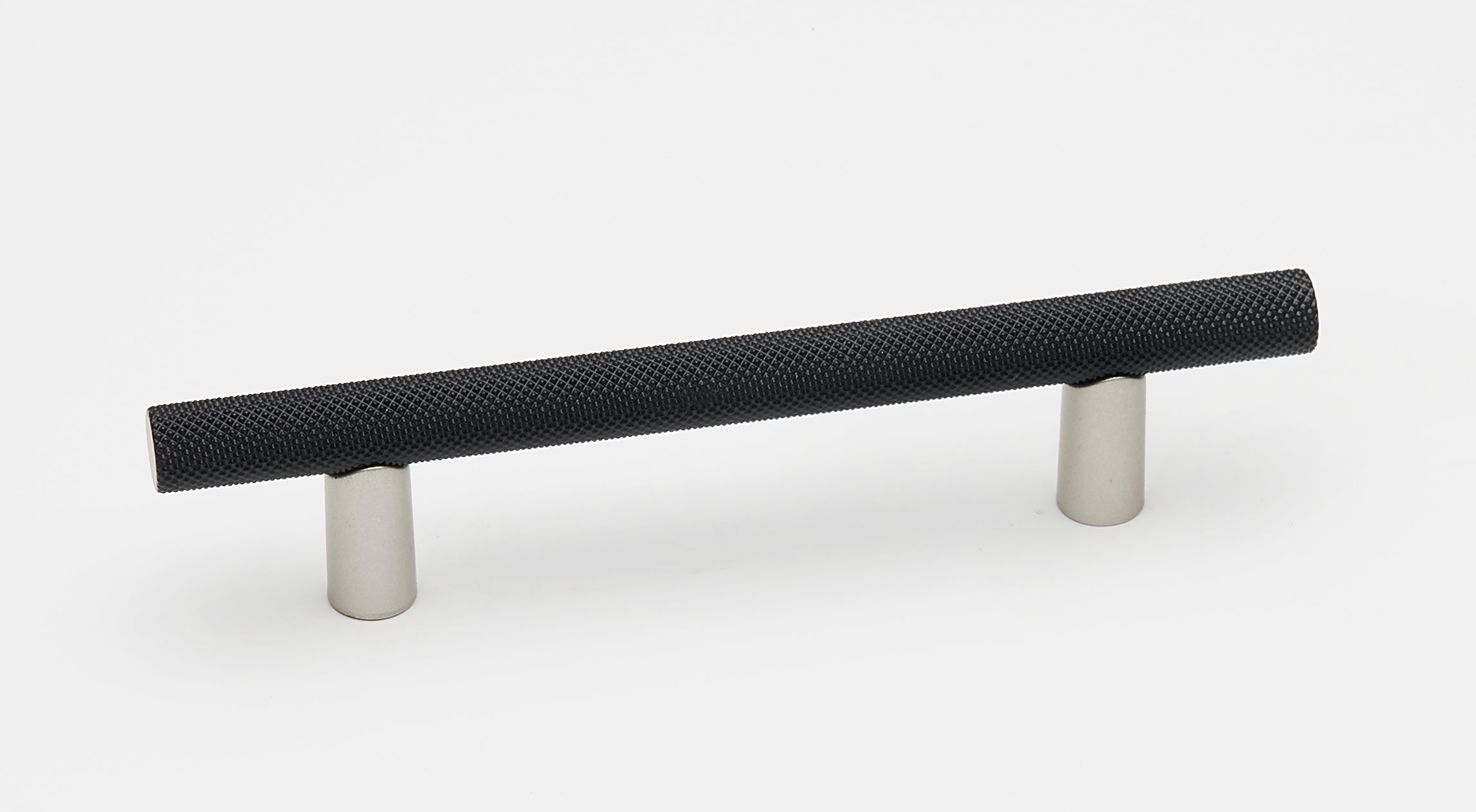 Alno Vita Bella 4-Foot Knurled Pull Bar for Stylish Cabinetry