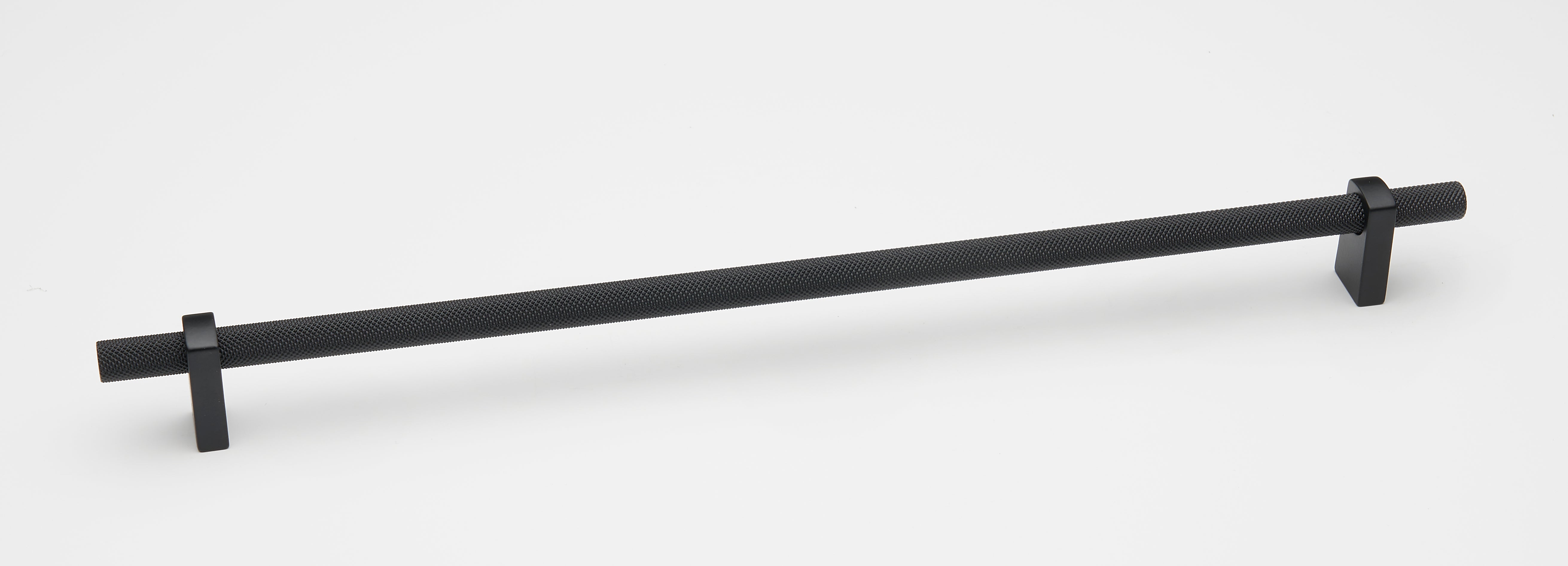 Alno Vita Bella 18-Inch Knurled Appliance Pull Bar for Stylish Kitchens