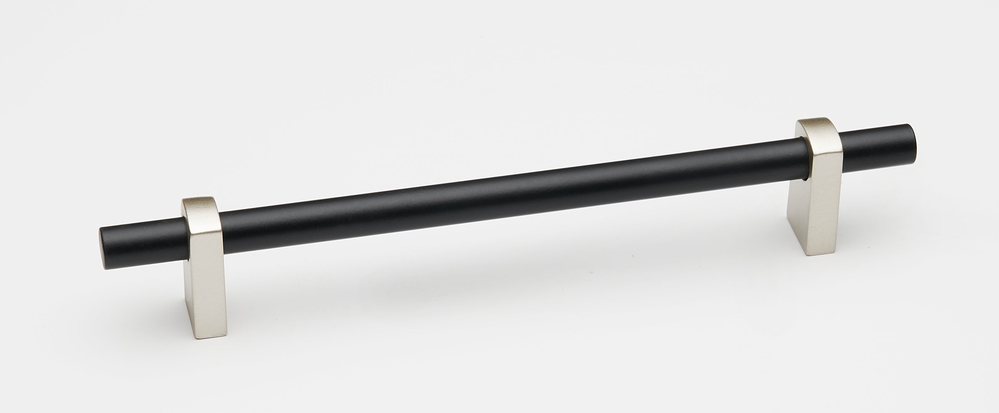 Alno Vita Bella 8-Inch Smooth Pull Bar for Elegant Cabinetry